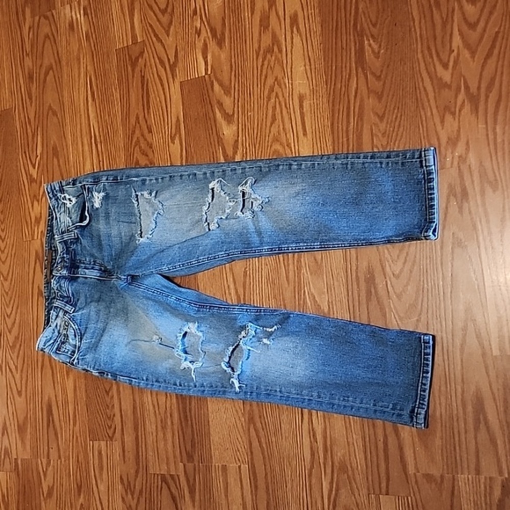 The Billie crop, boyfriend slim crop Joe's jeans size 27 distressed